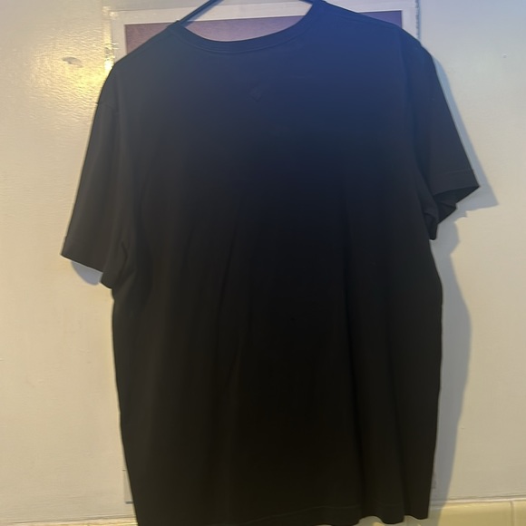 Black size large Tommy Hilfiger t-shirt - Picture 3 of 3